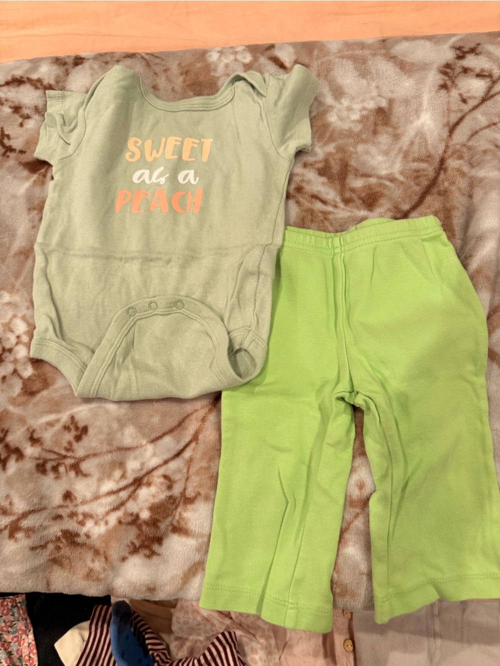 Koala Kids Light Green Two-Piece Bodysuit Set with 'Sweet as a Peach' Print